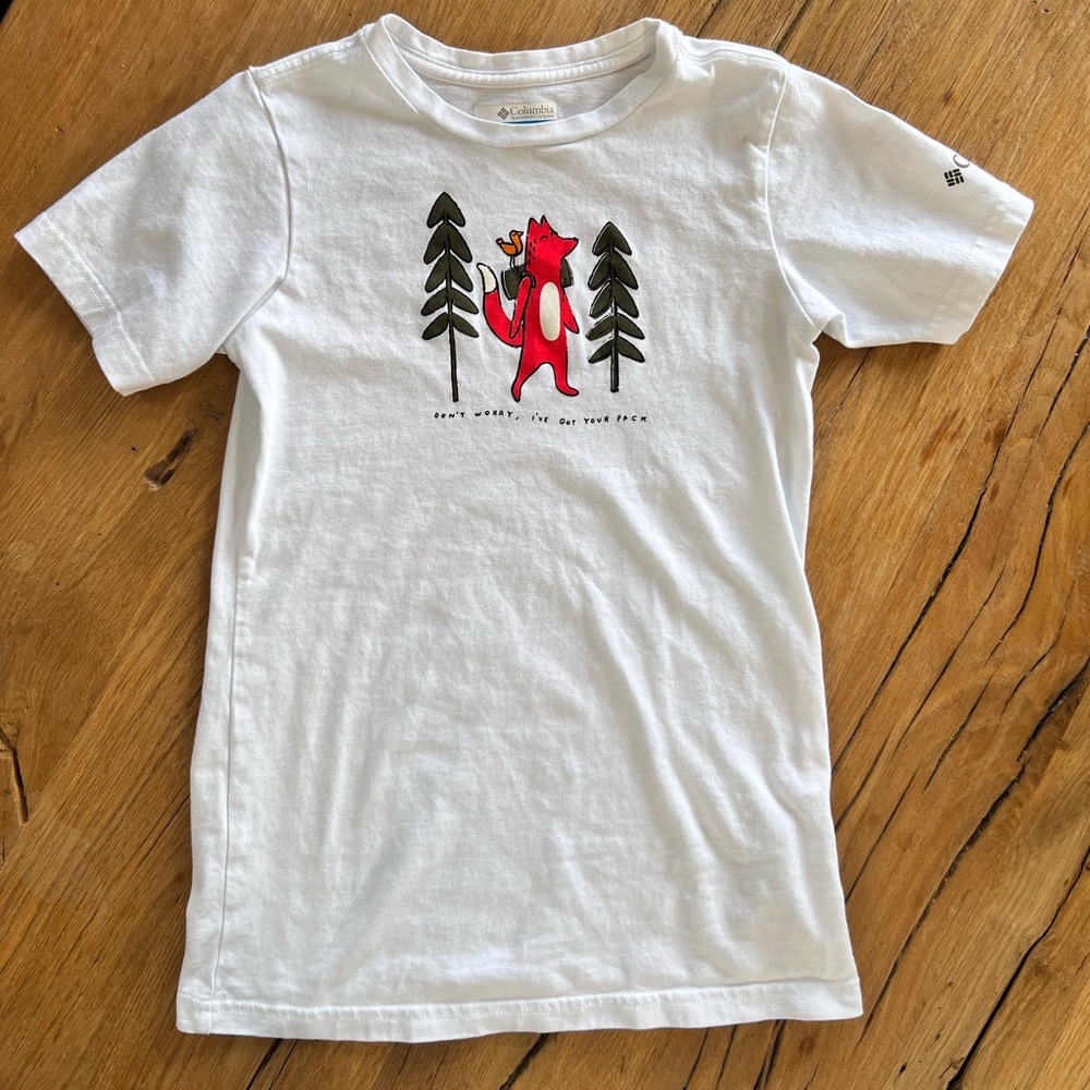 Columbia. NWOT. Size M (10-12) girls. White t-shirt with fox & trees background.